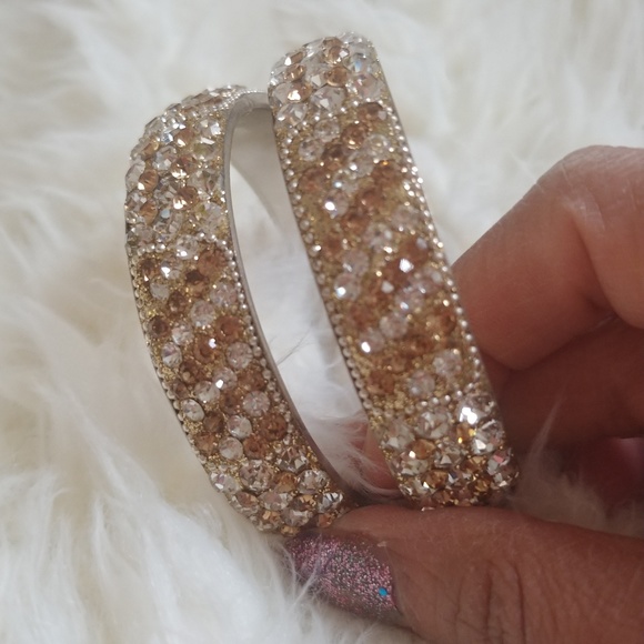 NWOT⭐⭐Cluster of super shiny stared bangles⭐⭐ - Picture 6 of 8